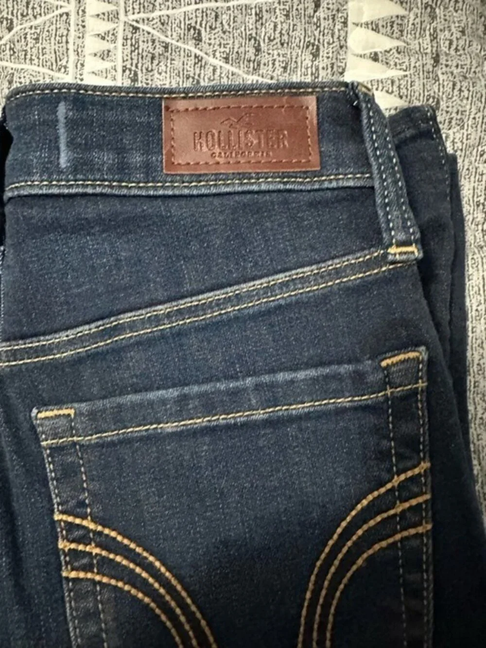 Hollister High Rise Flare Jeans Dark Wash Y2K Retro Size 26R Boho Chic - Picture 9 of 10